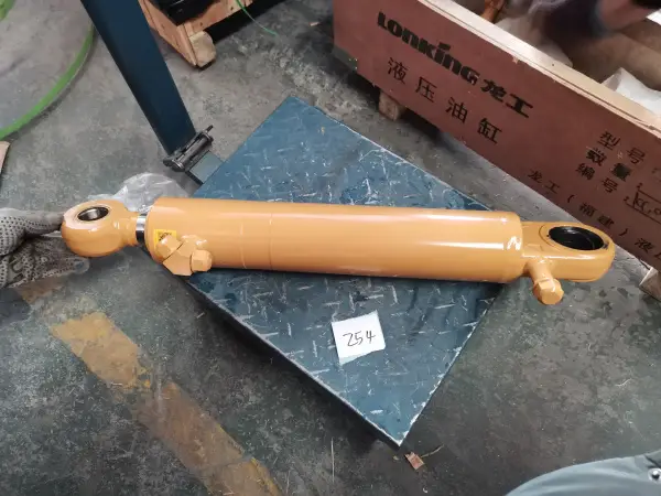 Гидроцилиндр рулевой (левый) CDM833 / LG833B.06VI.03.04 оригинал