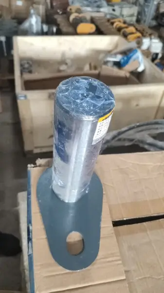 Палец D=75 мм, L=245/255 мм (ковша нижний) LG876N (без смазки) оригинал