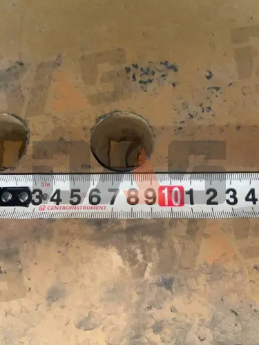 Нож ковша Lonking ZL50C (424х320х30) угольный ковш с отверстиями (СТ45) правый