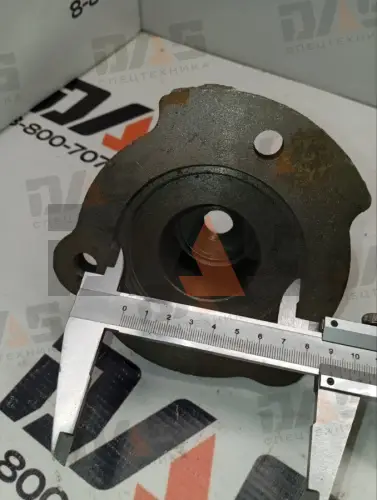 Крышка вала ГМП CDM833, LG833