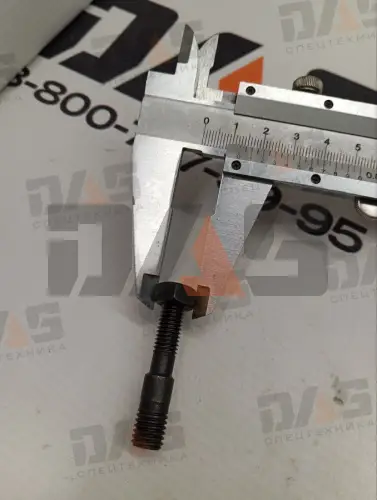 Шпилька крепления форсунки YC6108G, YC6B125