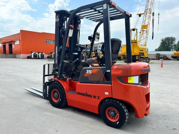 Дизельный вилочный погрузчик Lonking FD15T купить в Иркутске