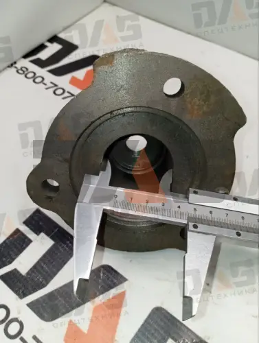 Крышка вала ГМП CDM833, LG833