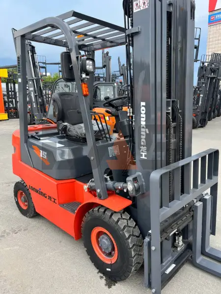 Дизельный вилочный погрузчик Lonking FD15T купить в Иркутске
